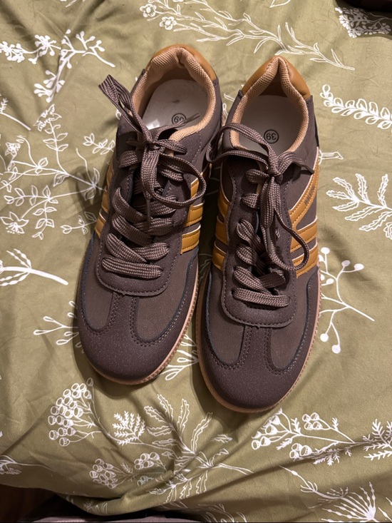 VeleSoul Shoes - Brown Women's Lace-Up Sneakers with Tan Stripes